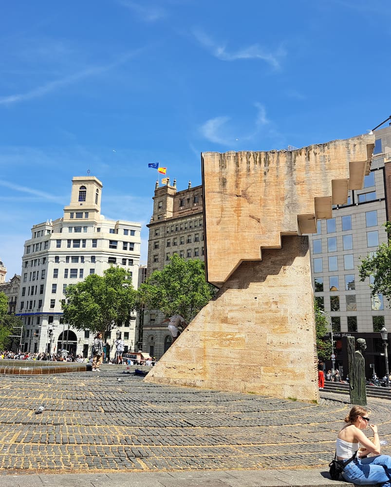 Plaça de Catalunya Plaça de Catalunya