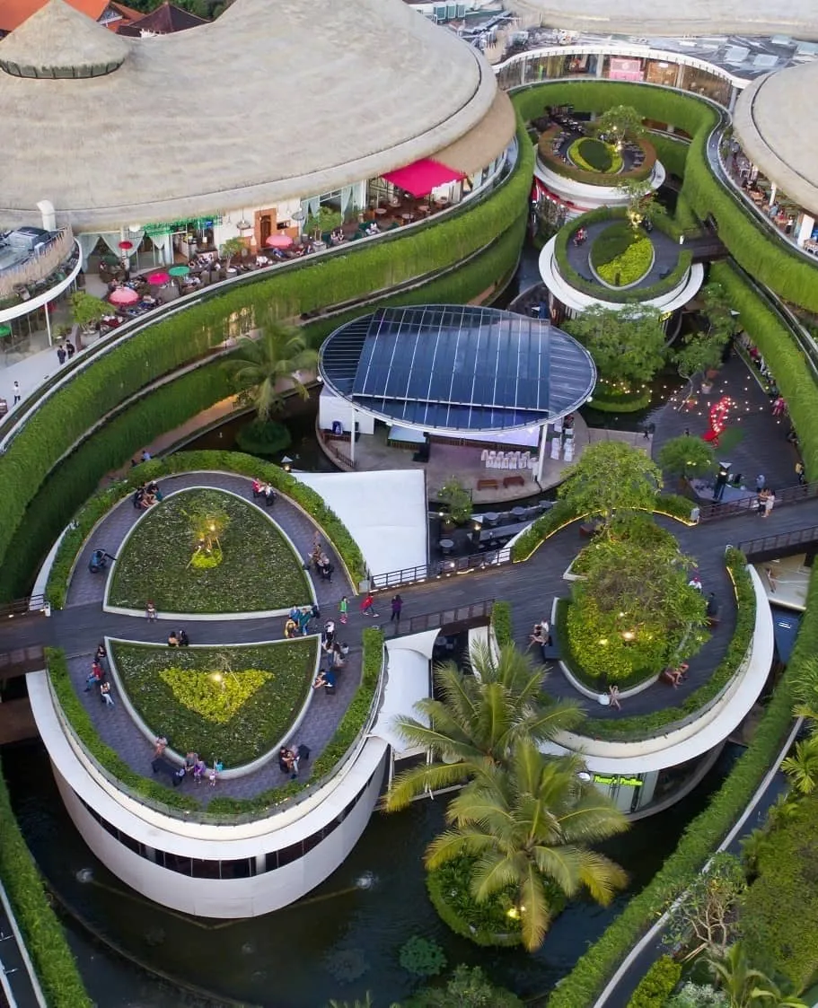 Il Beachwalk Shopping Center Il Beachwalk Shopping Center