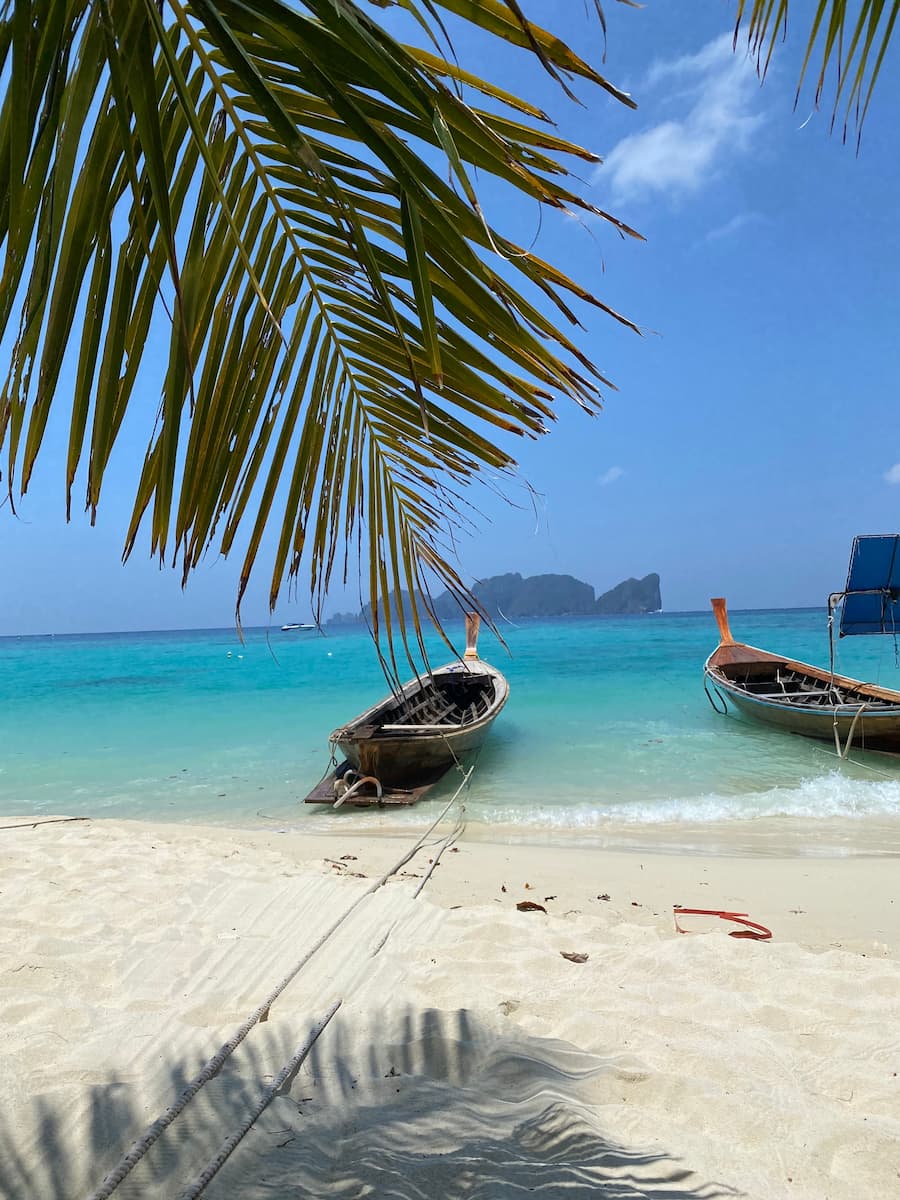 Long Beach, Phi Phi Long Beach, Phi Phi