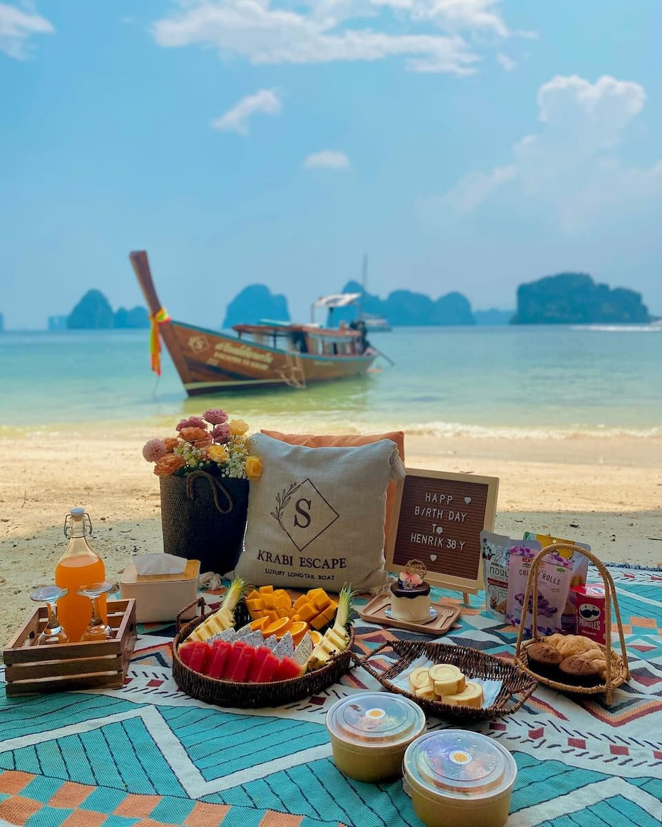 Laem Tong, Phi Phi Laem Tong, Phi Phi