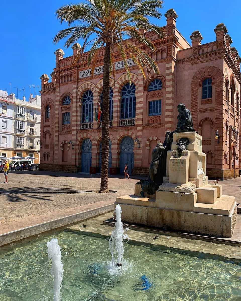 Plaza de San Juan de Dios Plaza de San Juan de Dios