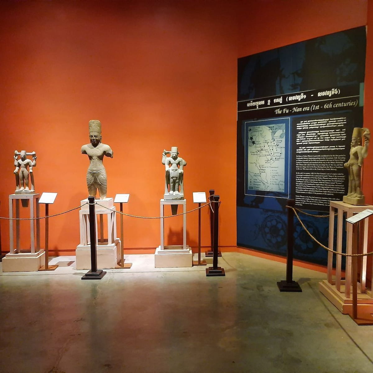 Siem Reap: Charles de Gaulle Boulevard Siem Reap: Charles de Gaulle Boulevard