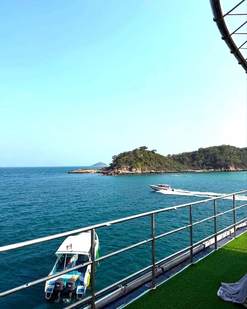 Shark Bay Thailand Shark Bay Thailand