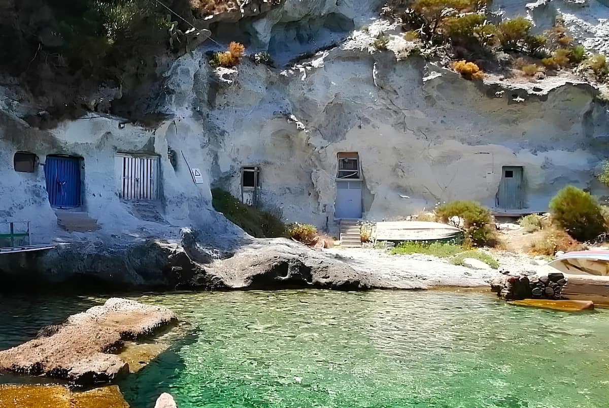 Spiaggia di Cala Feola, Italia