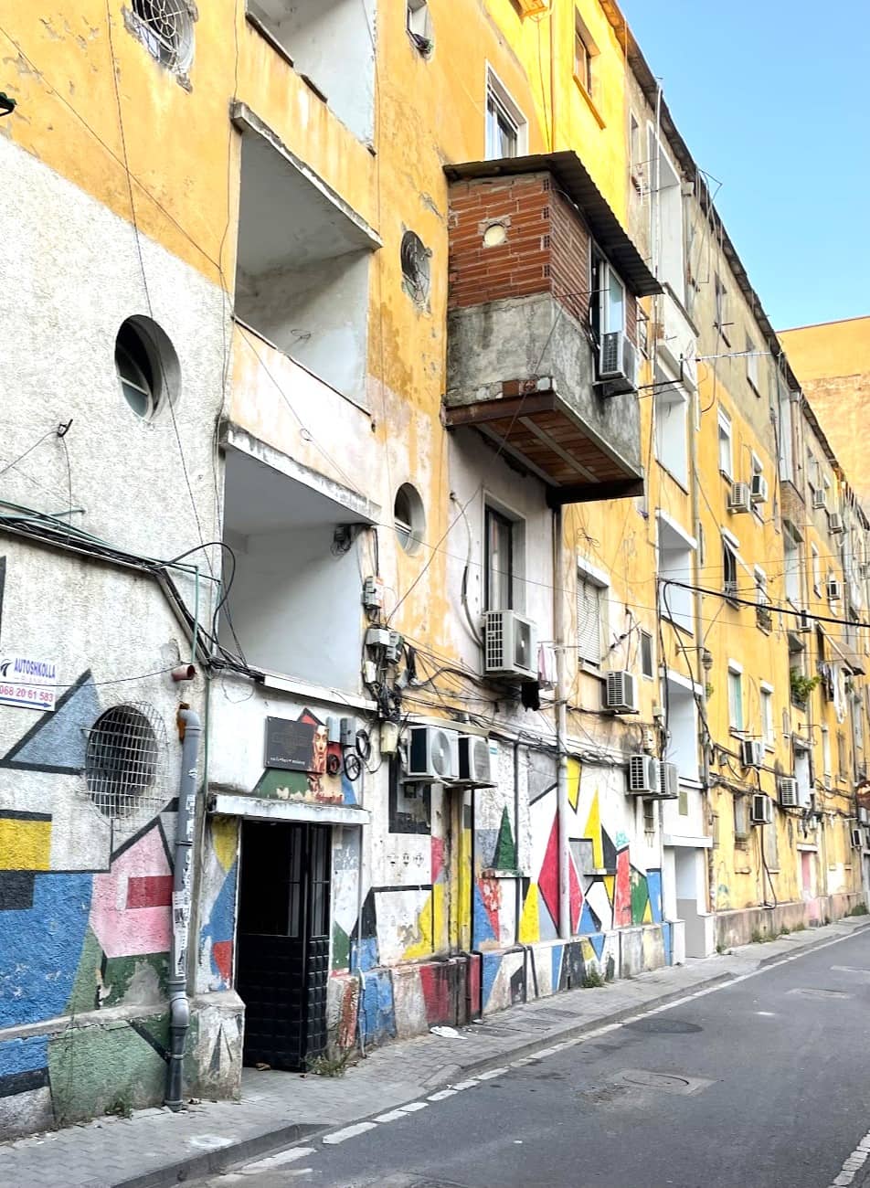 Dhjetori, Tirana Dhjetori, Tirana