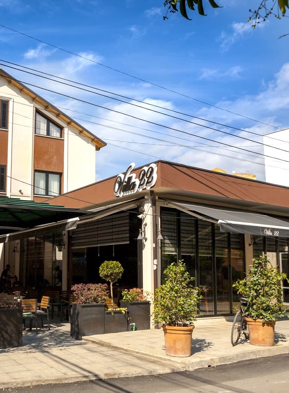 Dhjetori, Tirana Dhjetori, Tirana