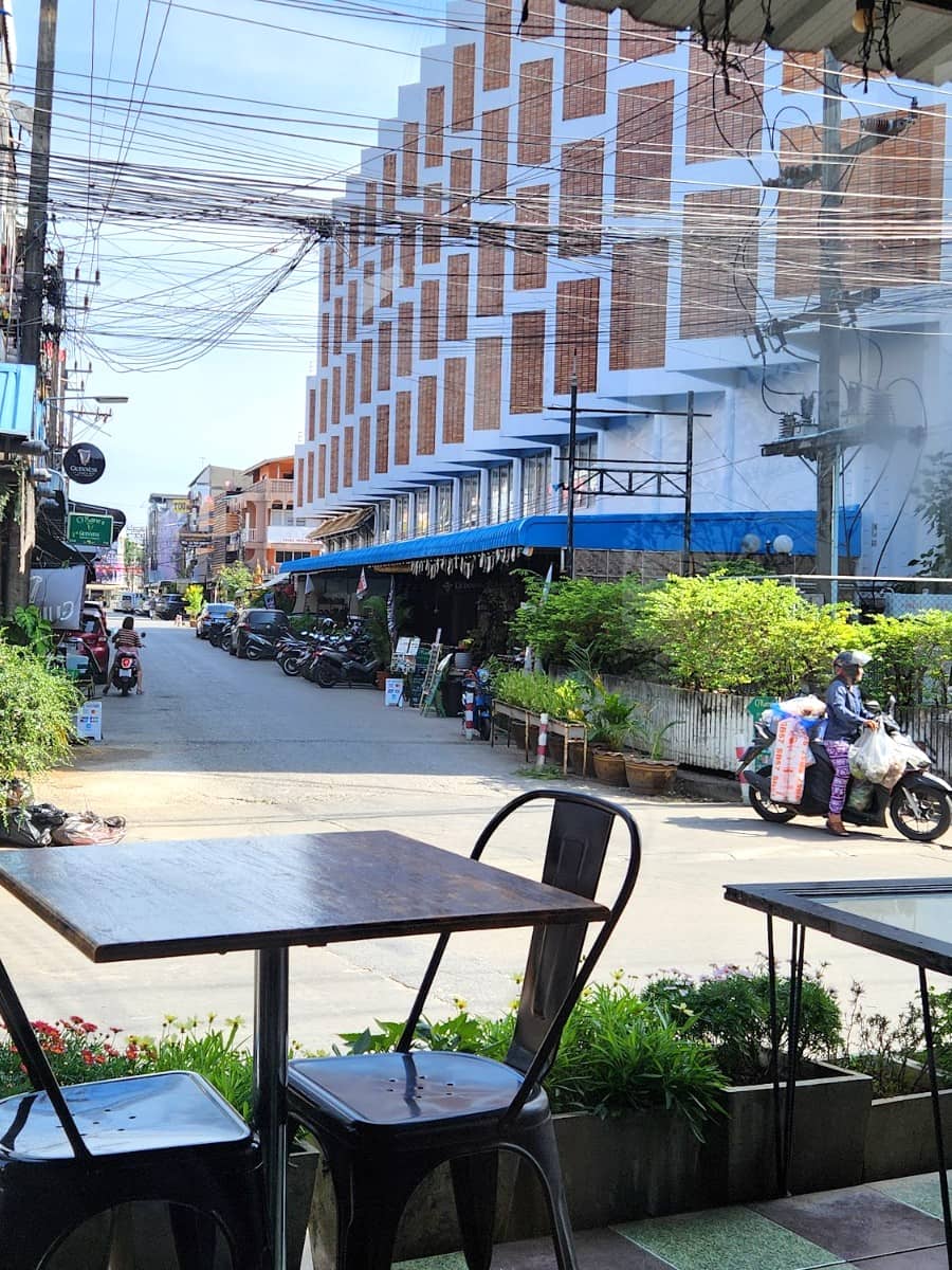 Jedyod Road, Chiang Rai Jedyod Road, Chiang Rai
