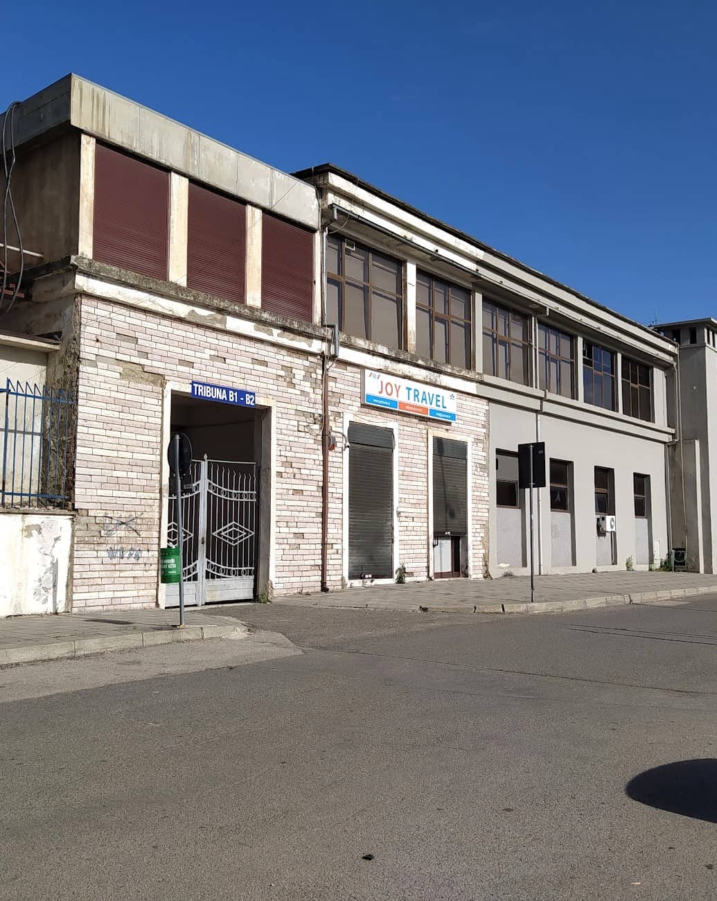 Komuna e Parisit, Tirana Komuna e Parisit, Tirana