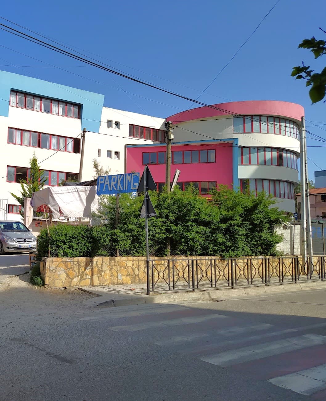 Komuna e Parisit, Tirana Komuna e Parisit, Tirana