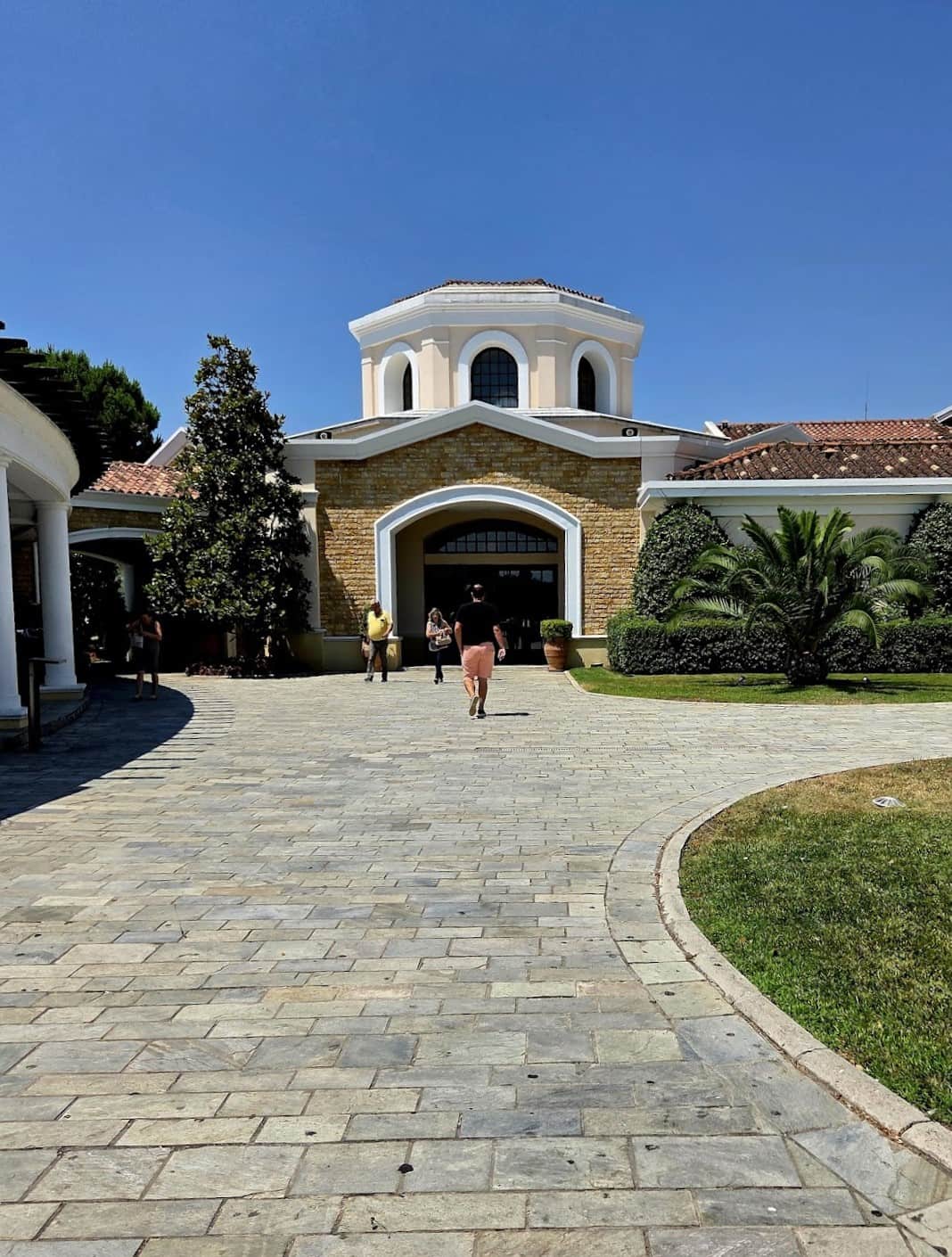 Myslym Shyri, Tirana Myslym Shyri, Tirana